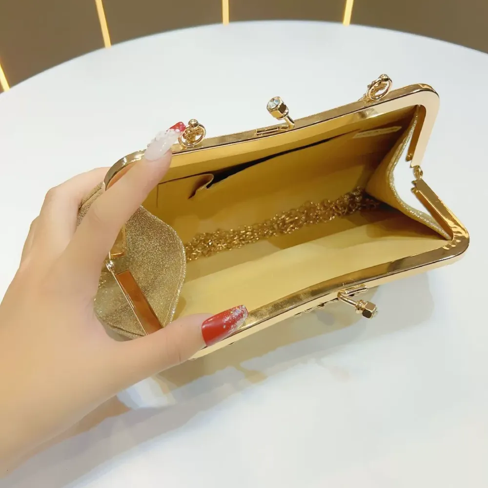 Shimmering handbag with practical storage capacity