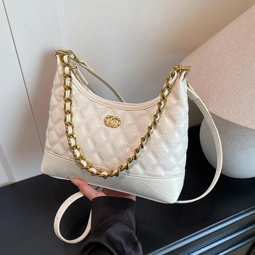 Women's leather shoulder bag product detail view